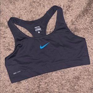 Nike dry fit bra L